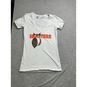 Authentic Hooter's Women's V Neck White Top Size XS‎